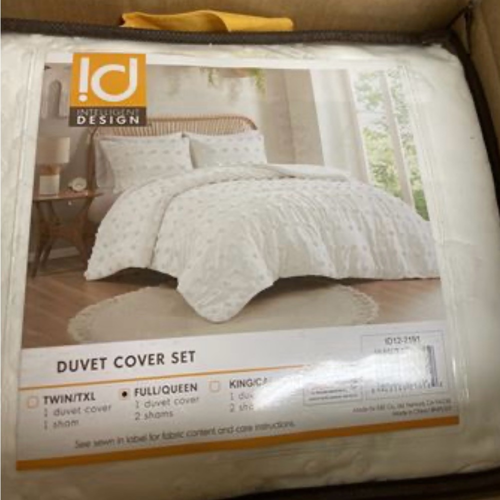 Intelligent Design Lucy Clip Jacquard Duvet Cover Set (Insert Excluded Queen - Picture 10 of 10